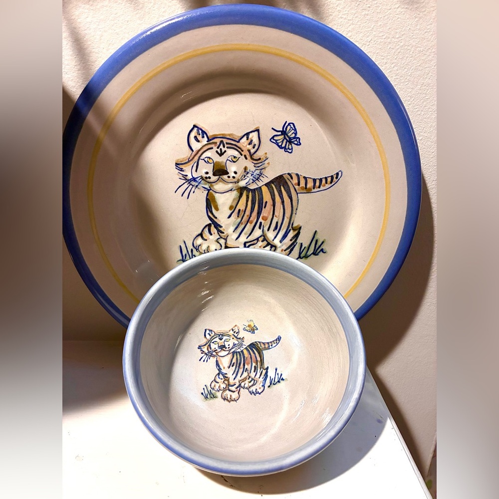 Vintage handpainted Louisville Stoneware bowl/plate w/ tiger cub & butterfly